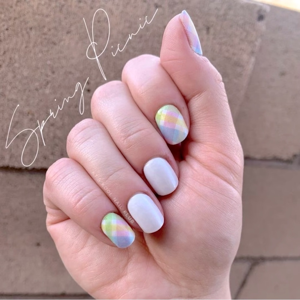 Color Street - Spring Picnic - Picture 2 of 5